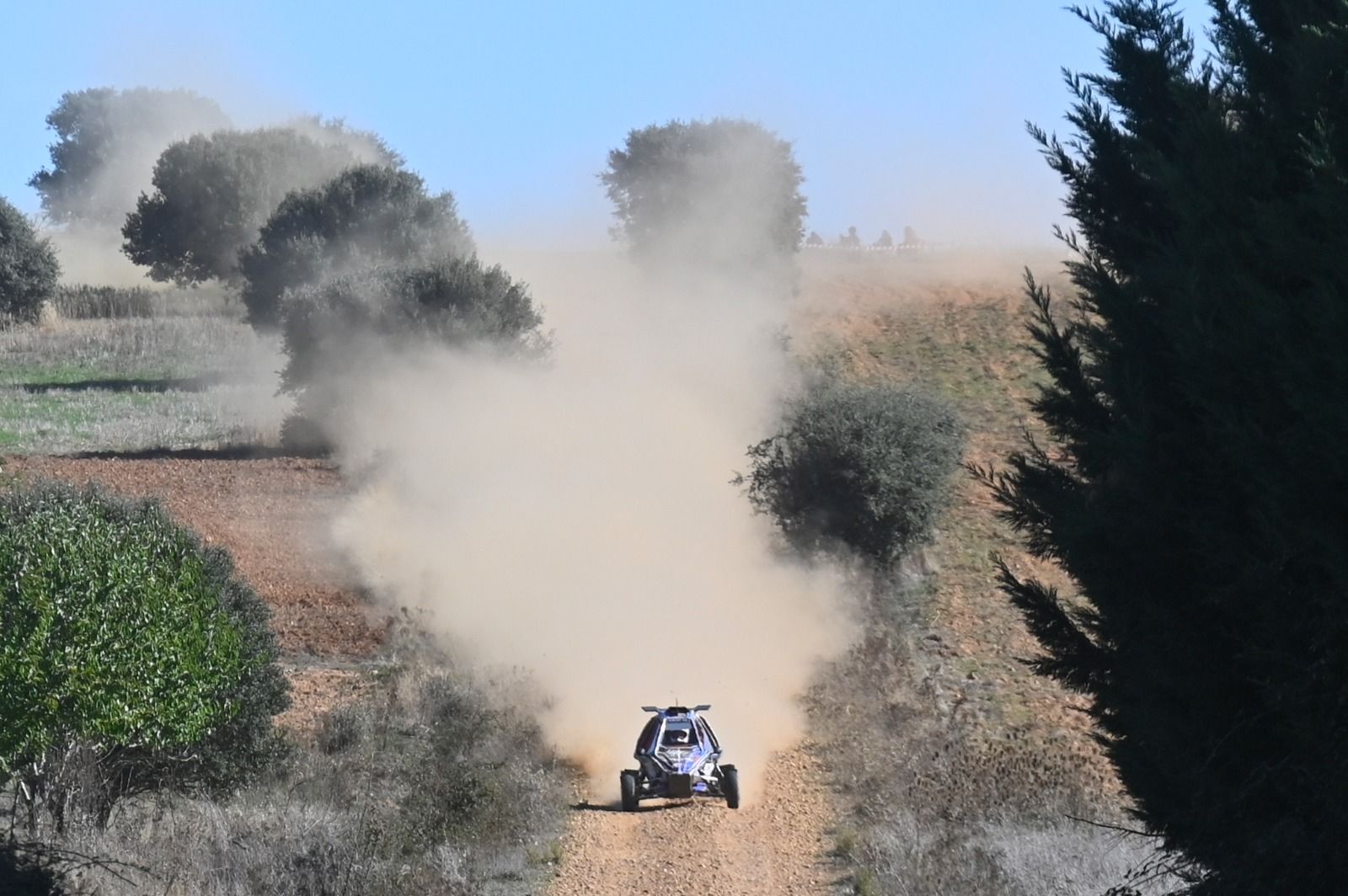 Uno de los momentos del Rallysprint de Tierra Tierras Bañezanas donde el oro fue para el asturiano Christian Gil. SAÚL ARÉN (10)