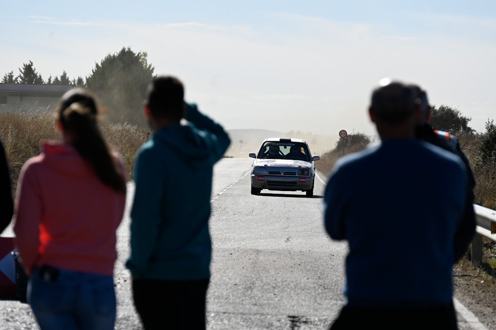 Uno de los momentos del Rallysprint de Tierra Tierras Bañezanas donde el oro fue para el asturiano Christian Gil. SAÚL ARÉN (4)