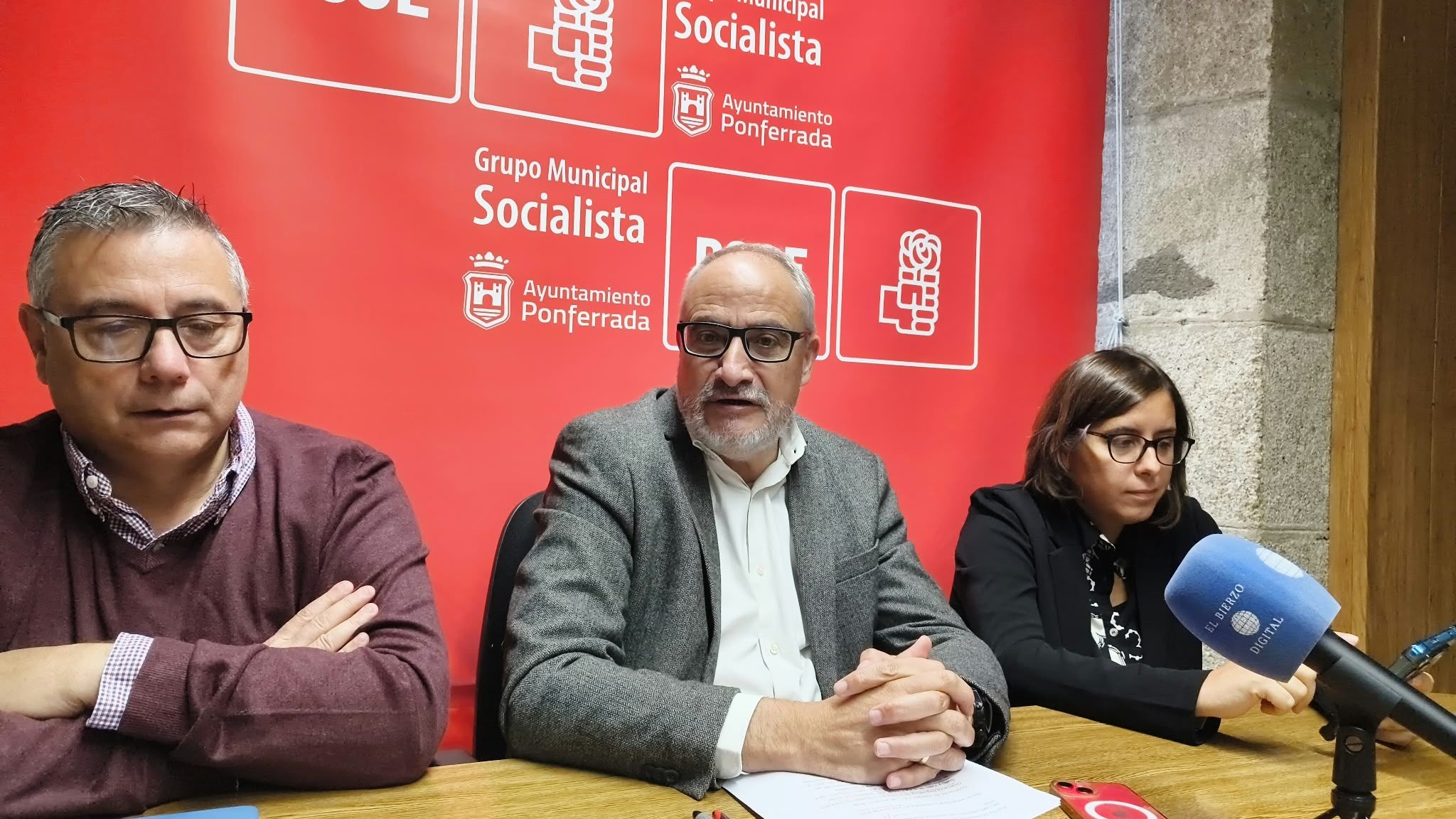 Rueda de prensa del PSOE en Ponferrada. | MAR IGLESIAS