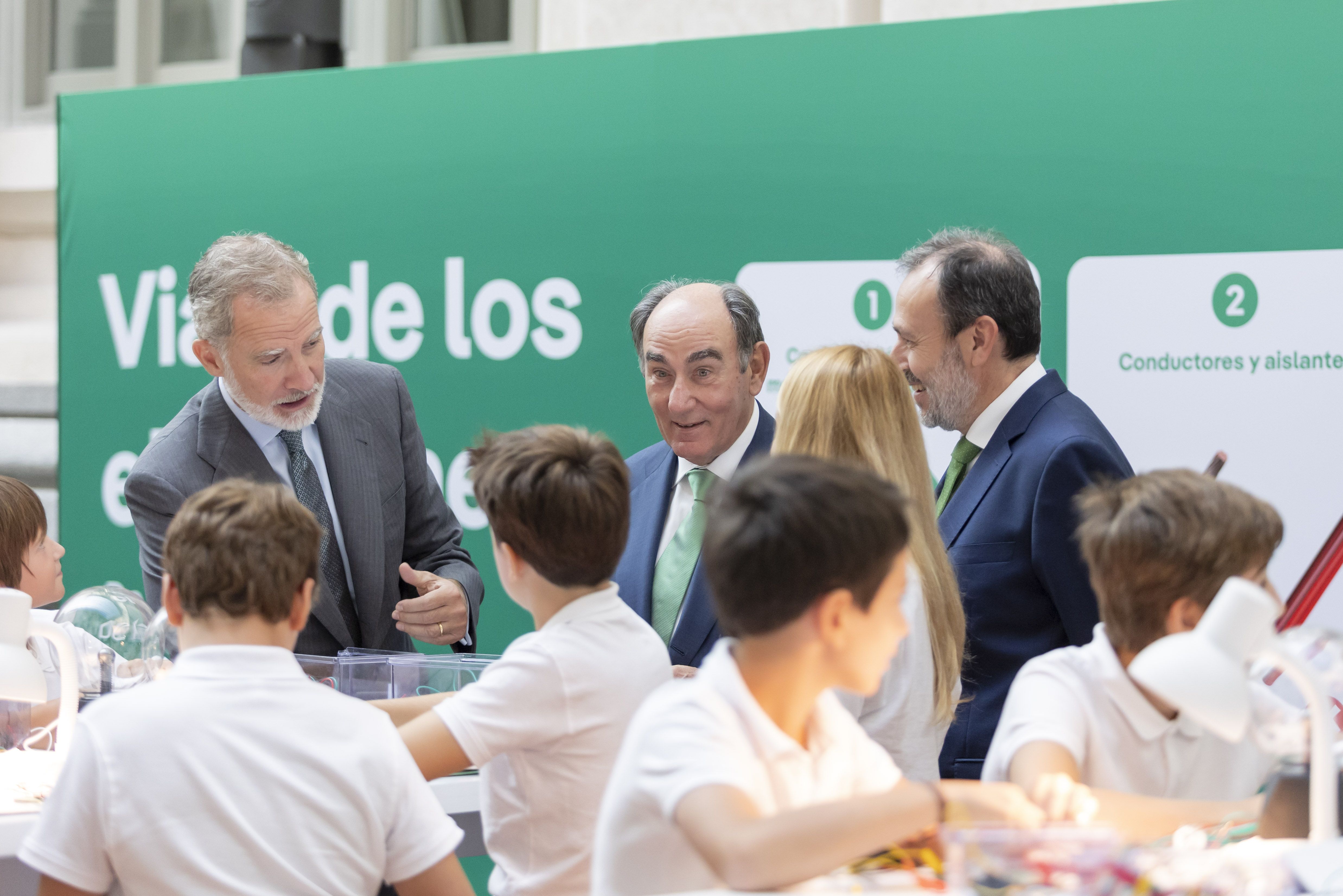 Inauguración exposición Un Viaje Electrizante. | L.N.C.