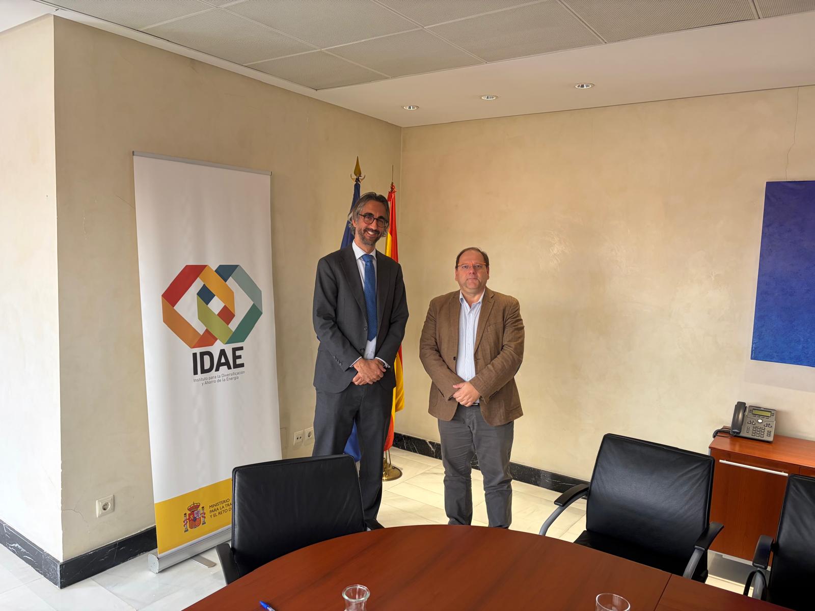 Un instante de la firma del acuerdo