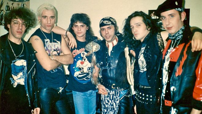 Fredy (izquierda) junto a Luis Miguelez, Angulo Bao, Carlos Juan, Carlos Luxor y Miguel Ángel Guerrero. PABLO PÉREZ MÍNGUEZ