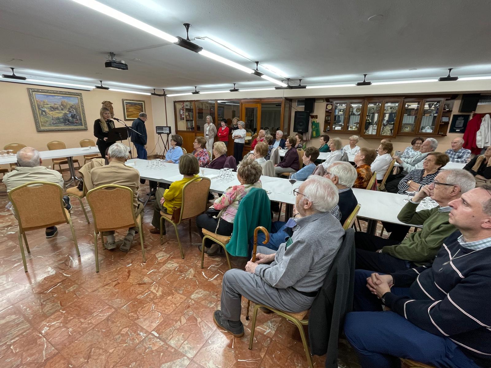 Socios de la Casa de León en Asturias durante el pregón de las fiestas de la Virgen del Camino y San Froilán