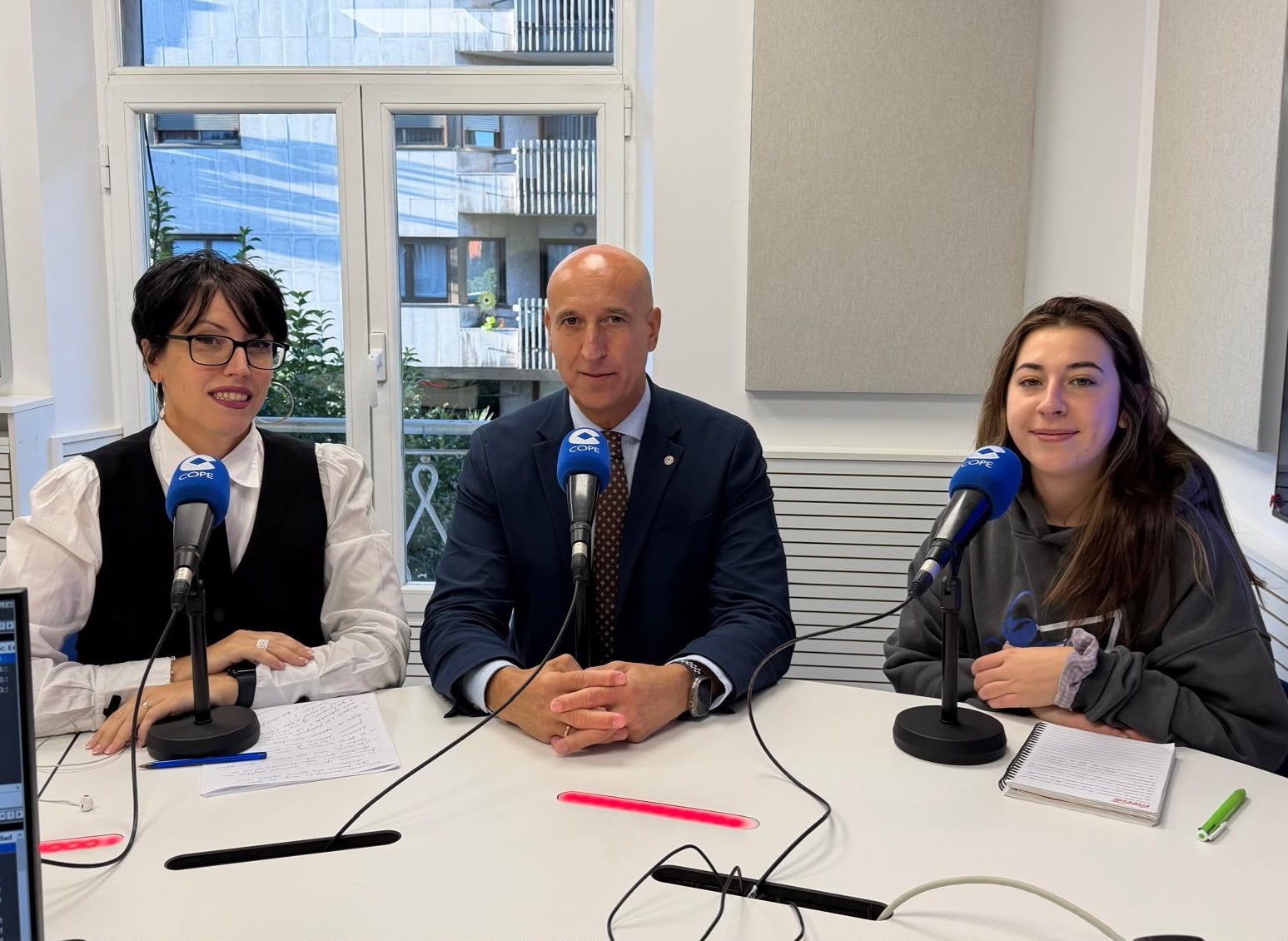 El alcalde José Antonio Diez en el espacio ‘Entre nosotras’ de Cope León. | L.N.C.