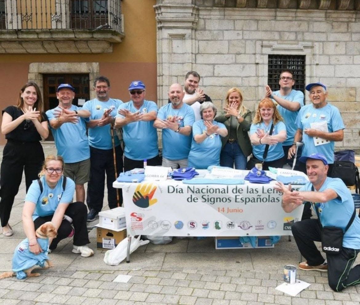 La agrupación en la celebración del Día de la lengua de signos en Ponferrada.