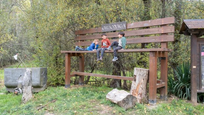 15 Banco a la entrada de Orzonaga