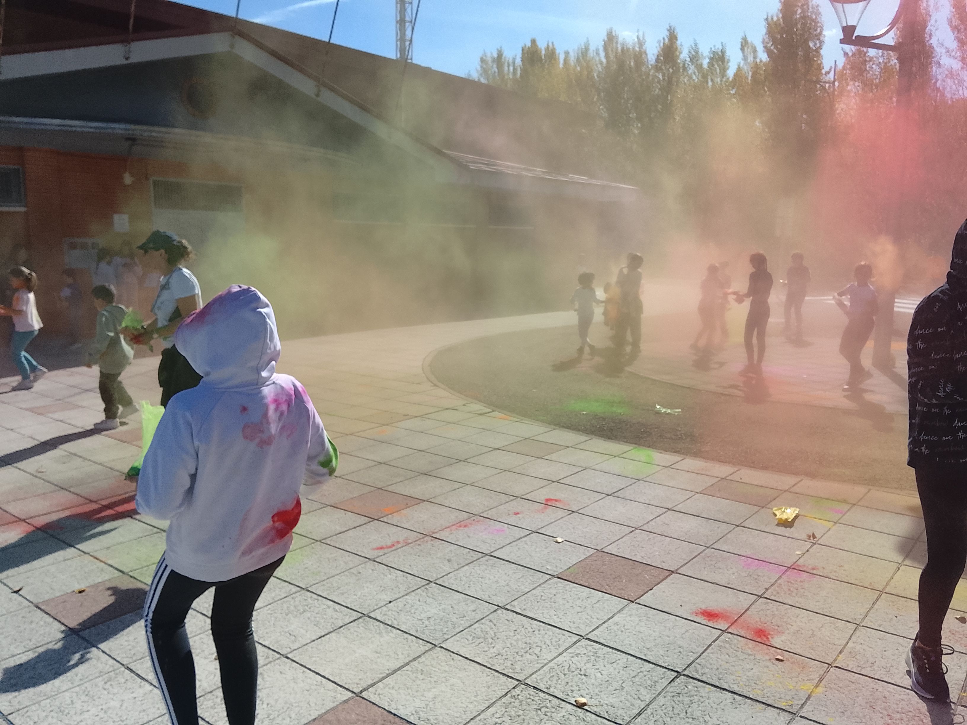 Escolares de La Pola, Ciñera y Villamanín participaron en una convocatoria que unió deporte, convivencia y solidaridad. ESTEFANÍA NIÑO (7)