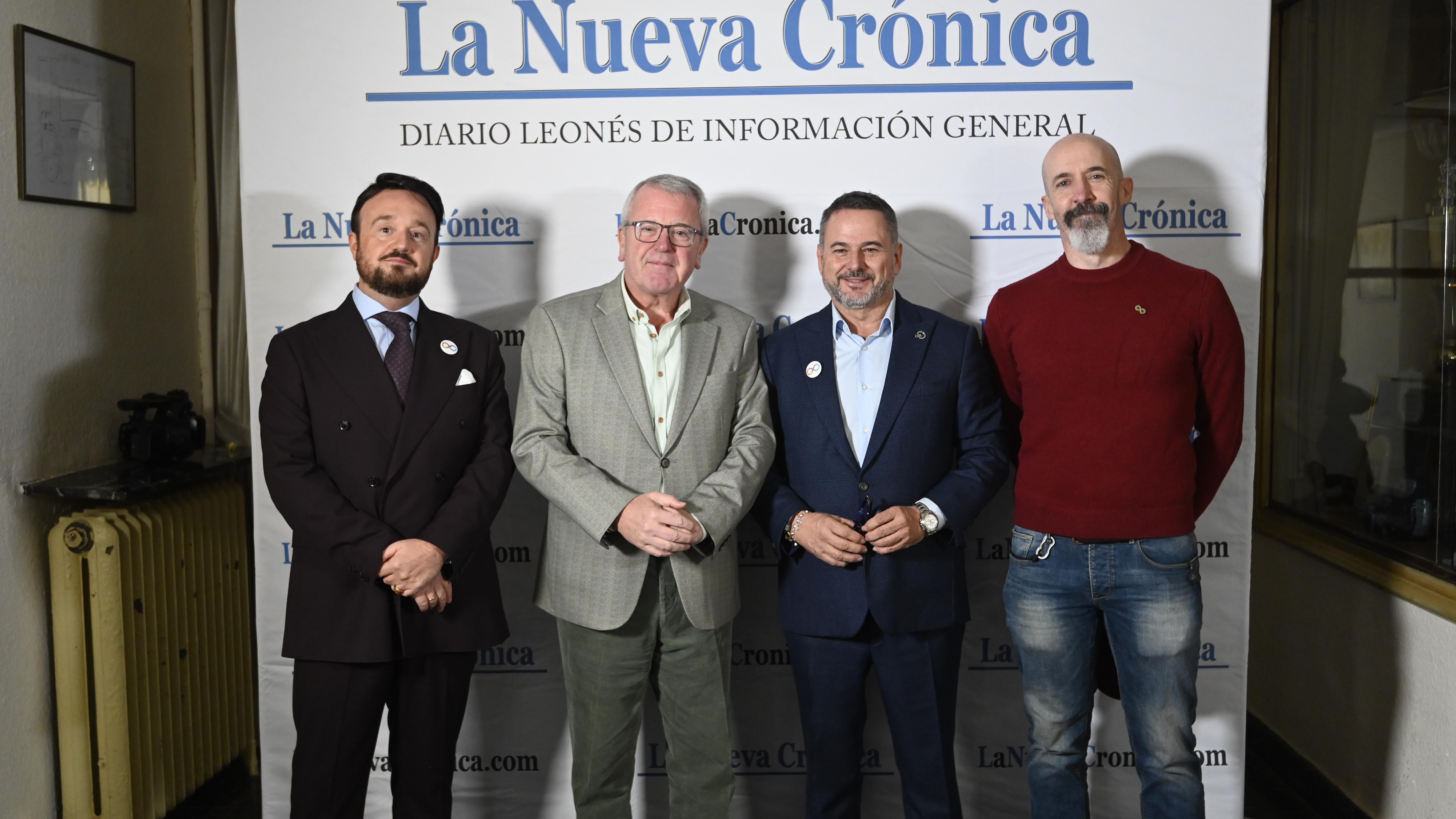 Álvaro Lesmes, Alfonso Rodríguez Hevia, gerente del Hospital de León, José Ángel Crego y Daniel Ródenas