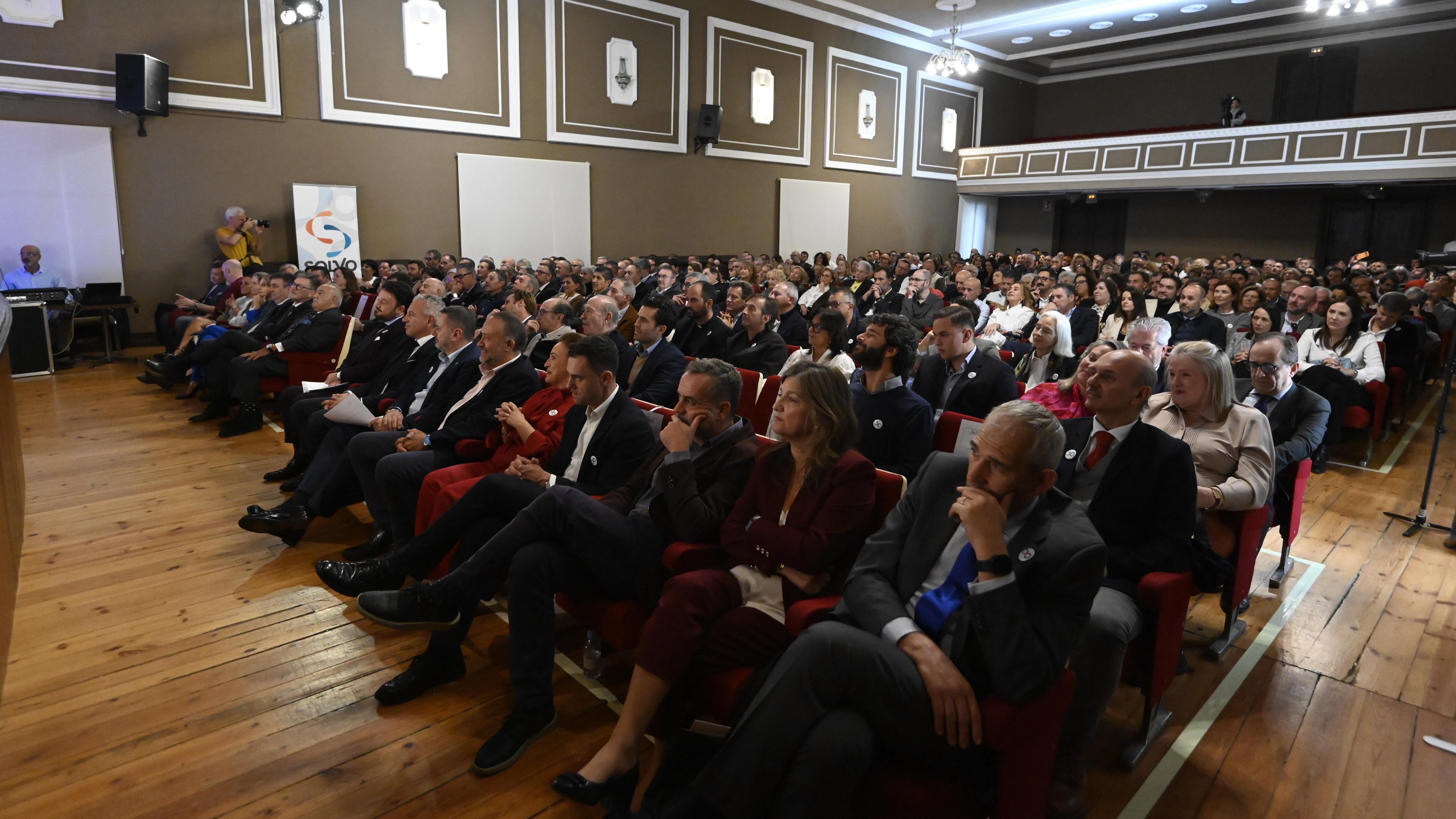 El salón de actos se llenó para el reconocimiento a Autismo León