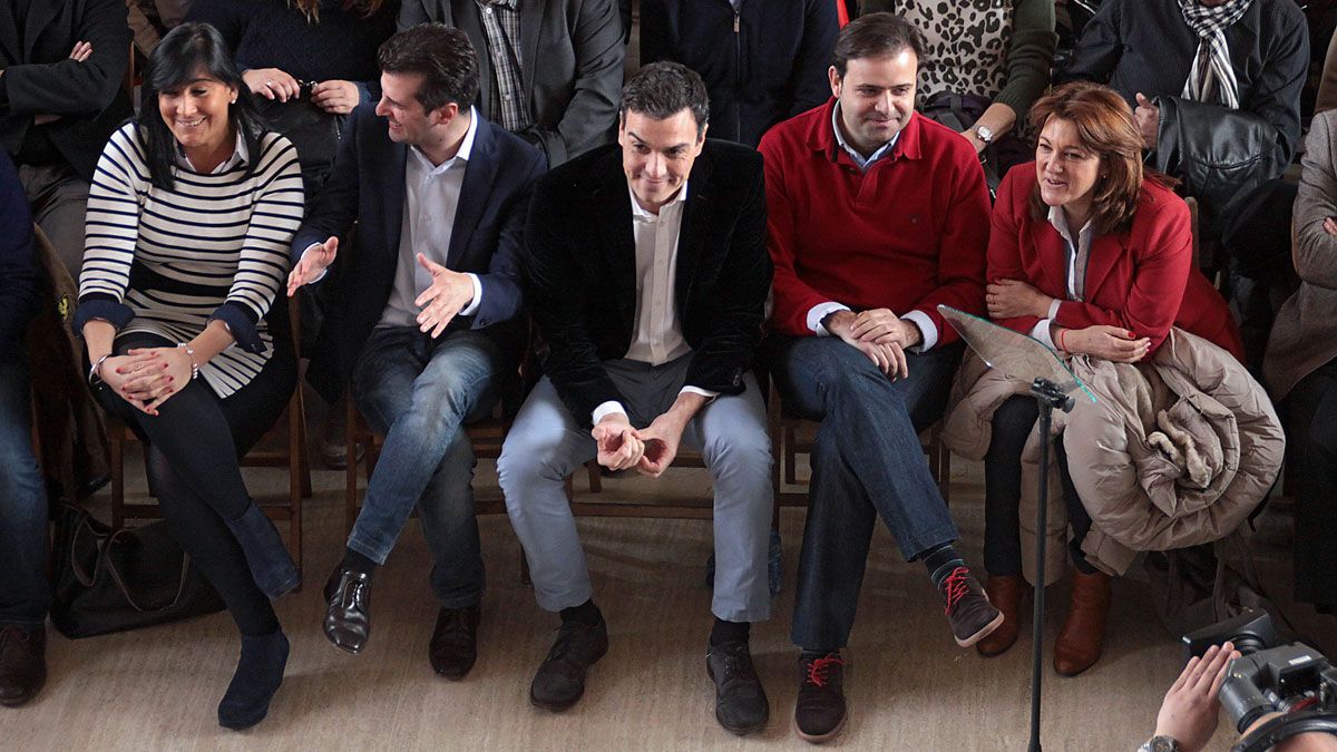 El secretario general del PSOE, Pedro Sánchez, acompaña a Luis Tudanca y Celestino Rodríguez. | ICAL