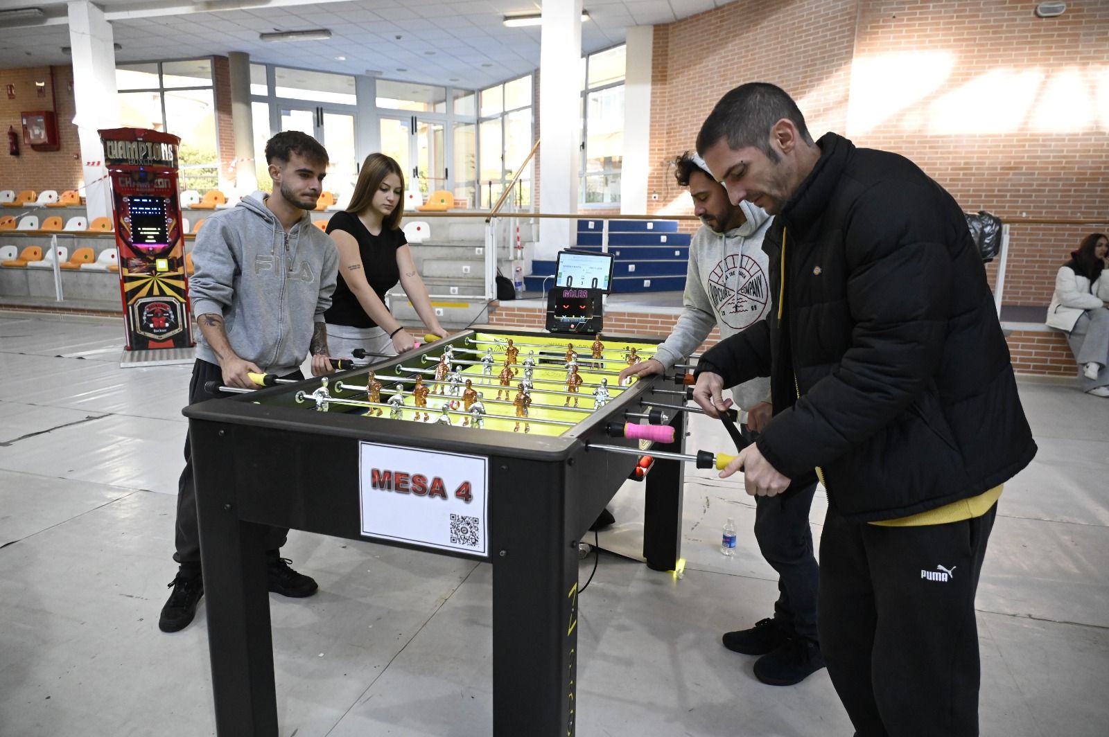 Diferentes momentos del V Máster de futbolín de Trobajo del Camino. SAÚL ARÉN (6)