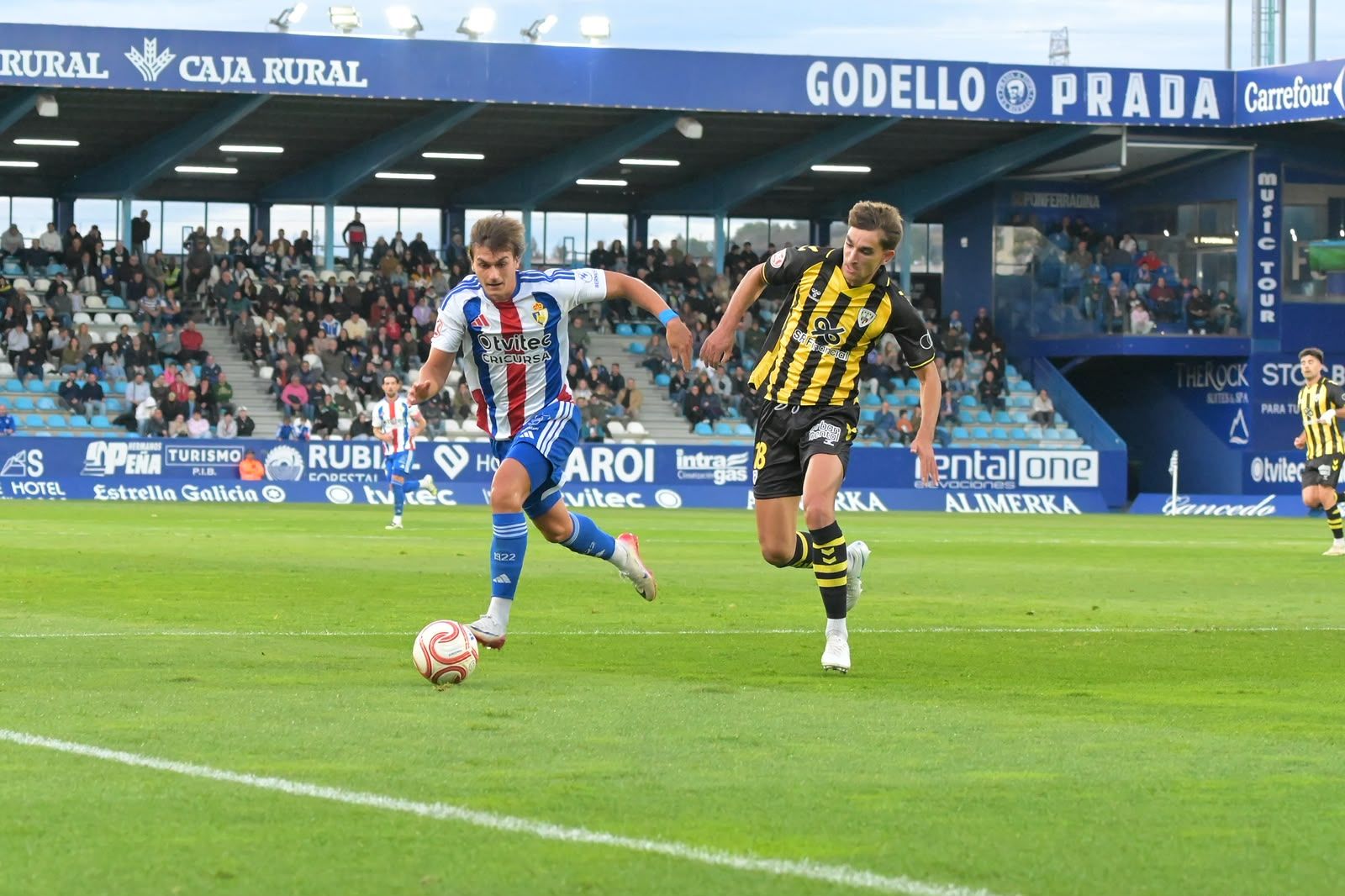 Ponferradina y Barakaldo empatan en El Toralín (2)