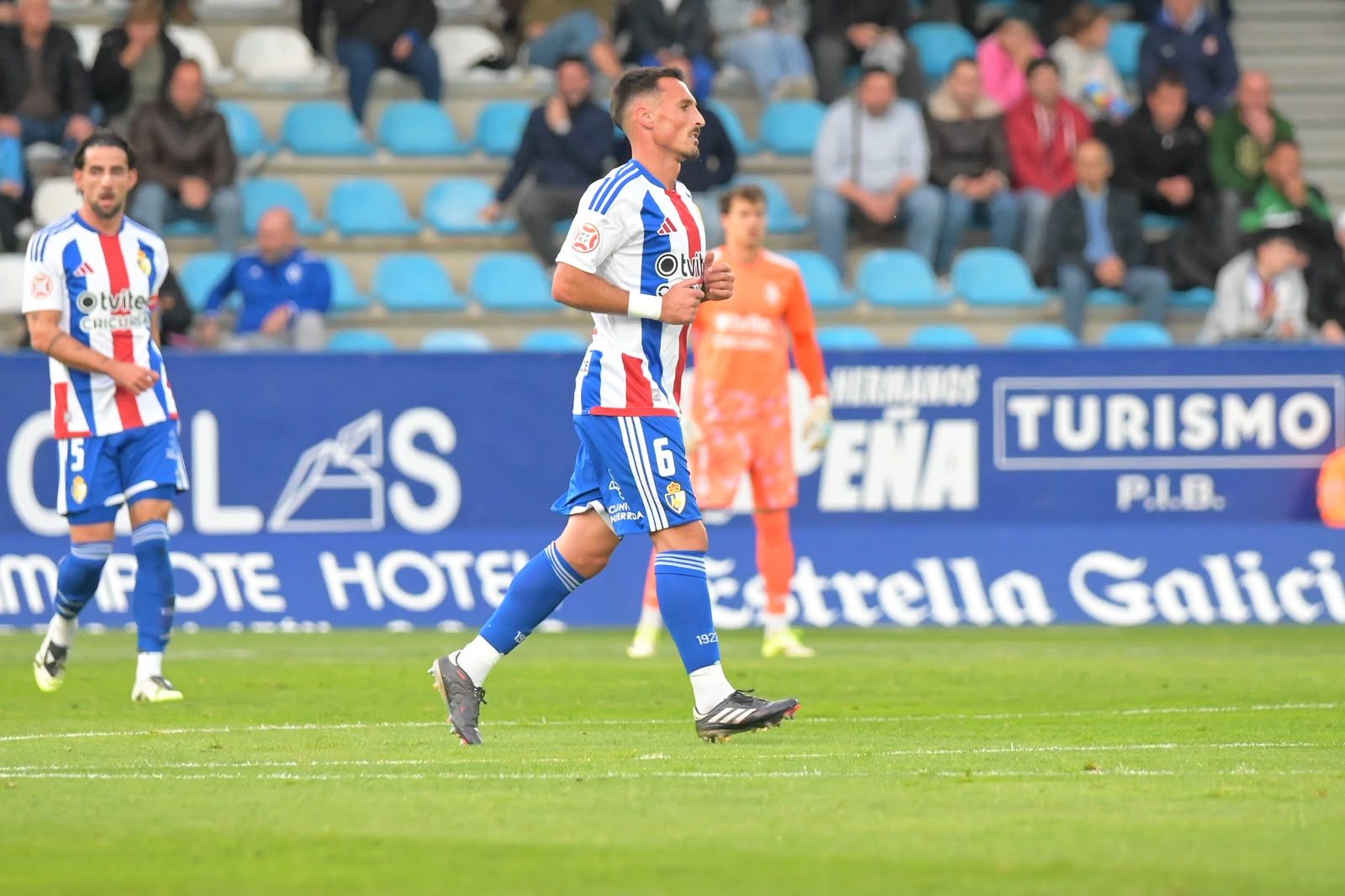 Ponferradina y Barakaldo empatan en El Toralín (4)