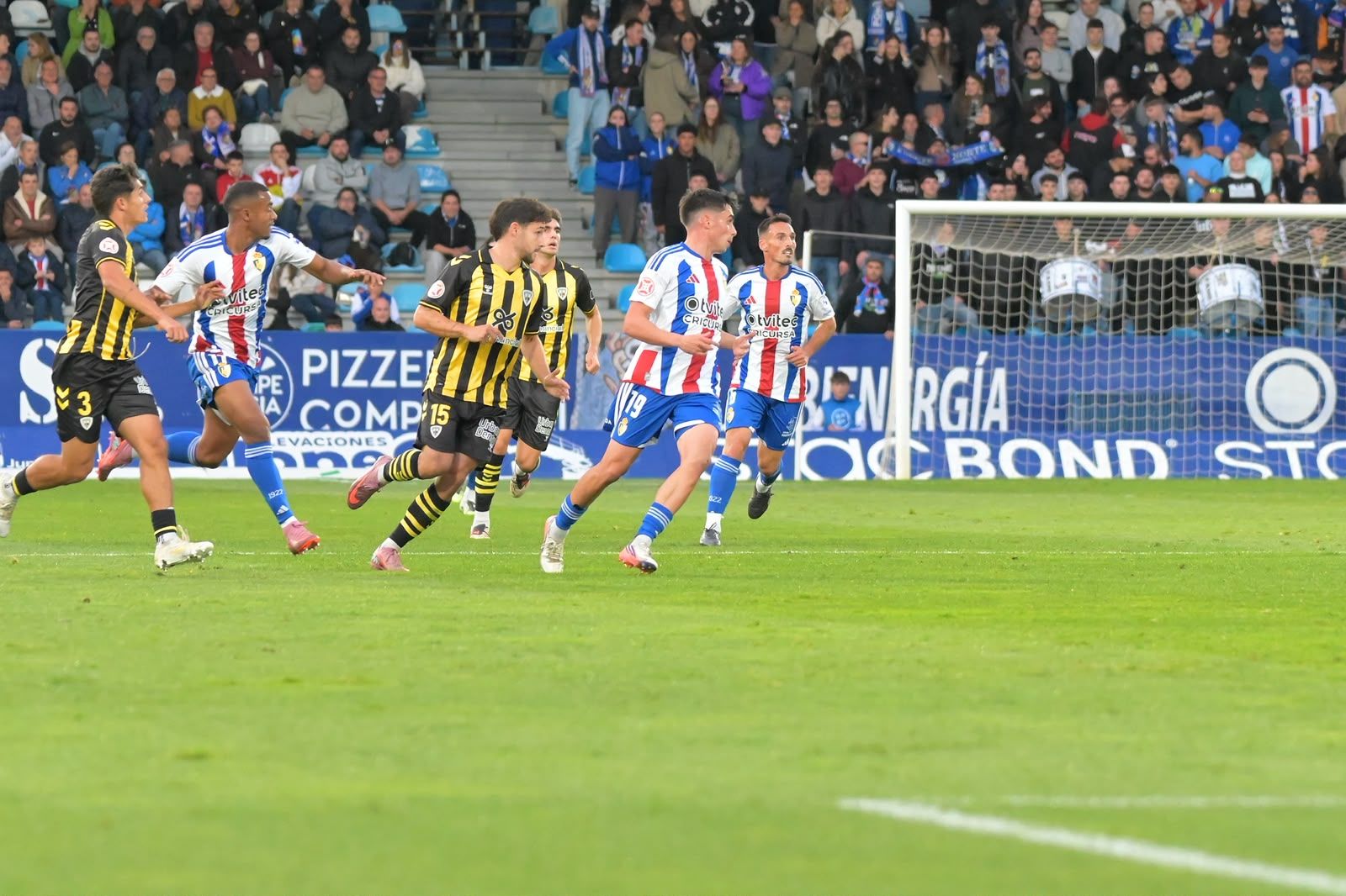 Ponferradina y Barakaldo empatan en El Toralín (13)