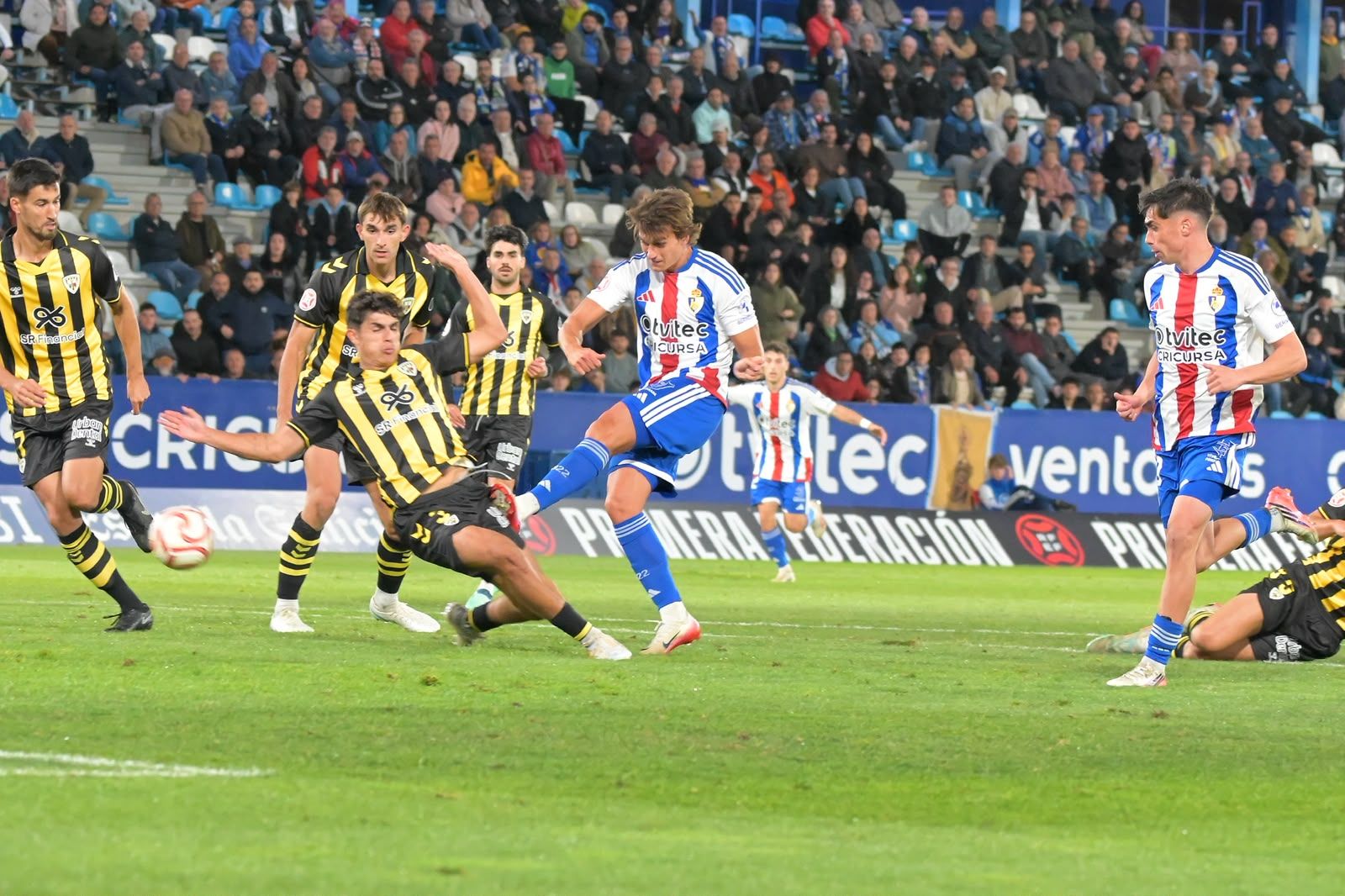 Ponferradina y Barakaldo empatan en El Toralín (15)