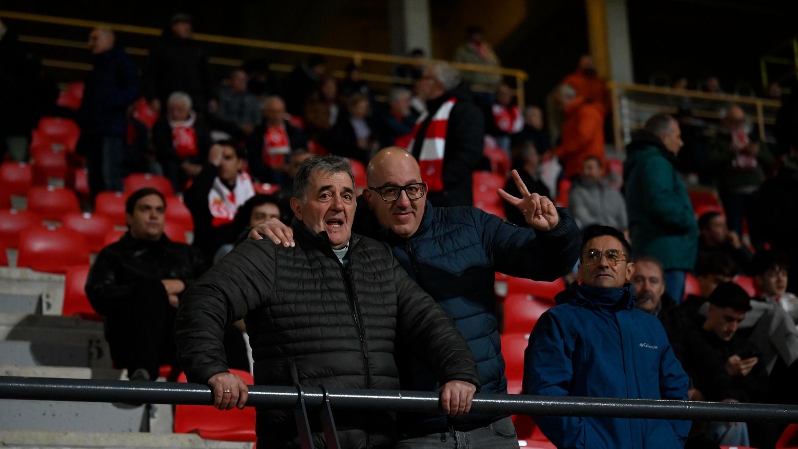 La Cultural mostró su mejor y peor cara ante el Pontevedra para perder su primer partido en el Reino. SAÚL ARÉN (17)