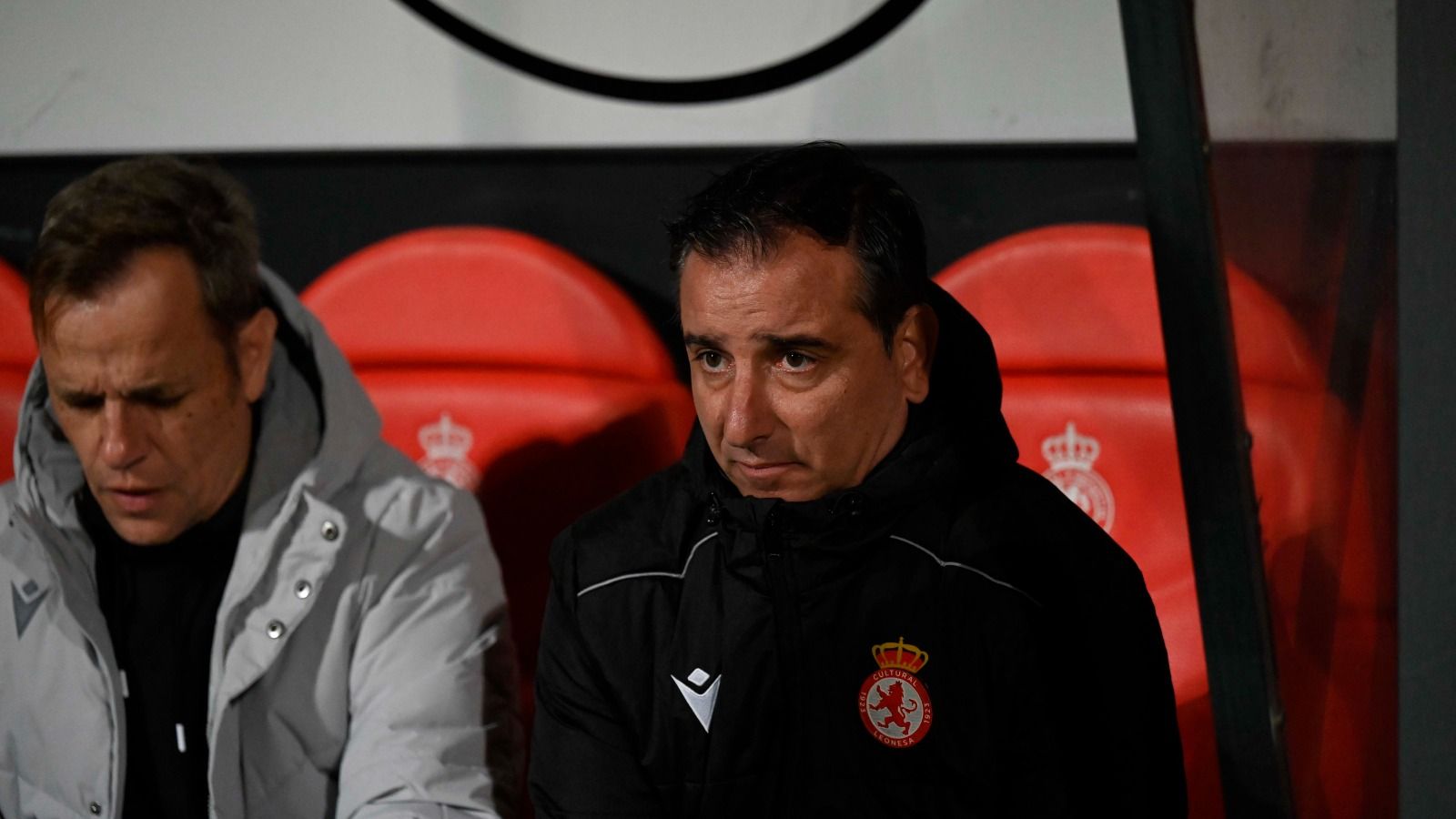 La Cultural mostró su mejor y peor cara ante el Pontevedra para perder su primer partido en el Reino. SAÚL ARÉN (2)