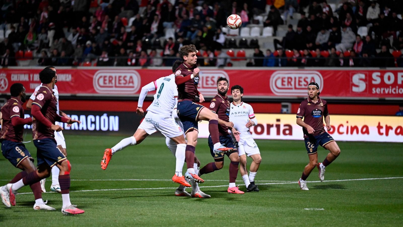 La Cultural mostró su mejor y peor cara ante el Pontevedra para perder su primer partido en el Reino. SAÚL ARÉN (3)