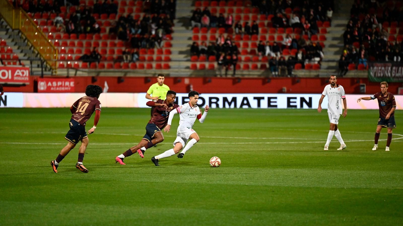 La Cultural mostró su mejor y peor cara ante el Pontevedra para perder su primer partido en el Reino. SAÚL ARÉN (13)