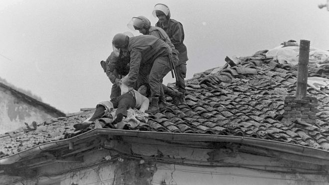 Los tejadistas fueron una de las señas de identidad de aquellos días de los derribos... y los recuerdos