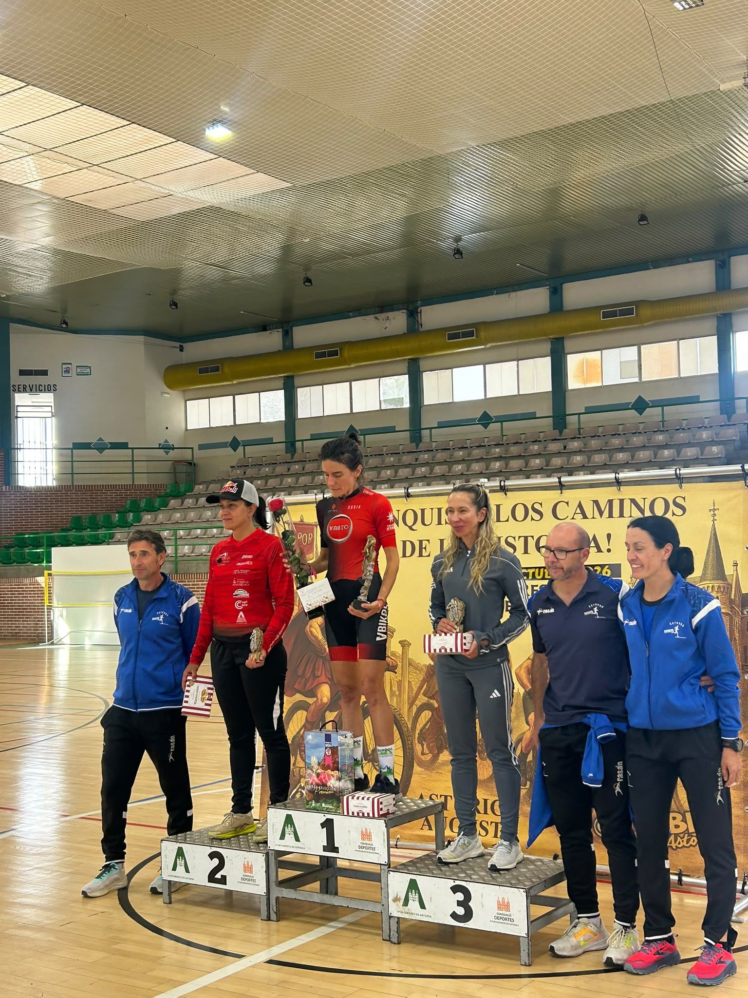 La VIII Oktober Bike contó con la posibilidad de completar el trazado tanto en BTT como en bicicleta eléctrica.