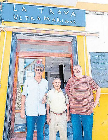 El Quico, en el centro, con el leonés Quindós y un amigo El Quico, en el centro, con el leonés Quindós y un amigo