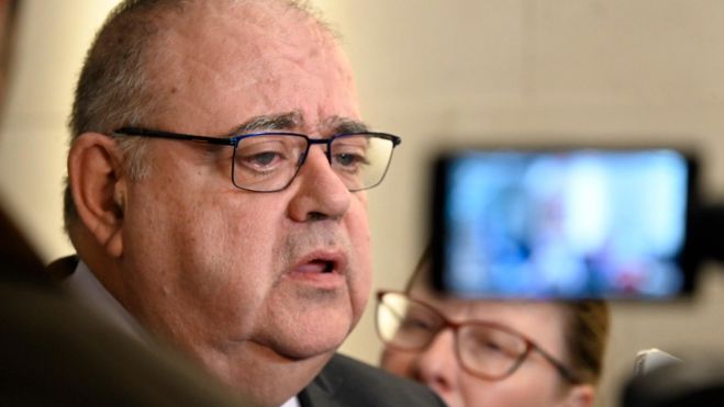 El consejero de Sanidad en Castilla y León, Alejandro Vázquez, interviene ante los medios. | SAÚL ARÉN