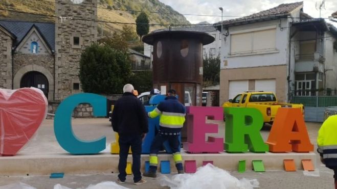 Detalle de la instalación de las letras.
