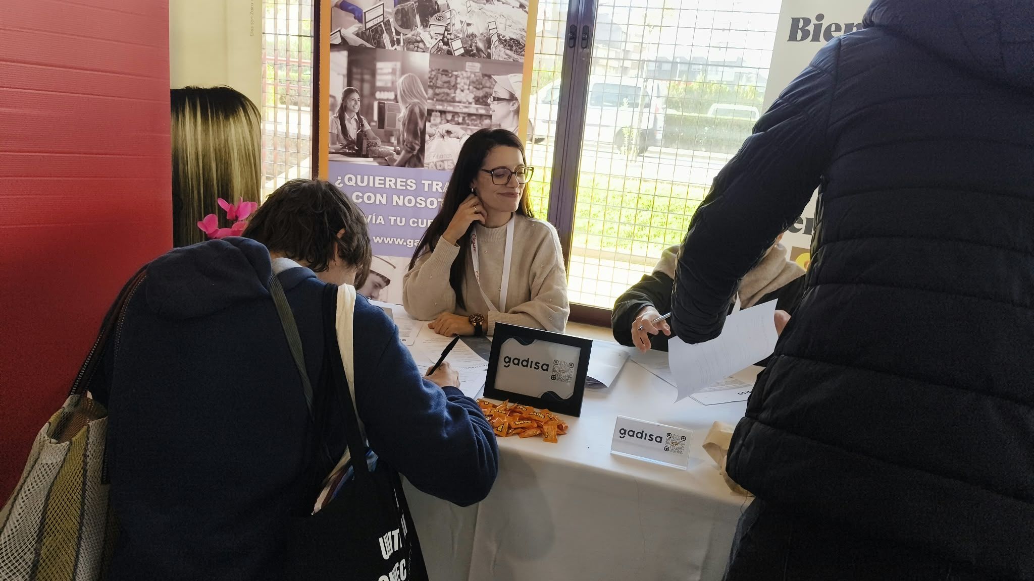 Uno de los stands de la Feria de Empleo en Ponferrada. | MAR IGLESIAS Uno de los stands de la Feria de Empleo en Ponferrada. | MAR IGLESIAS