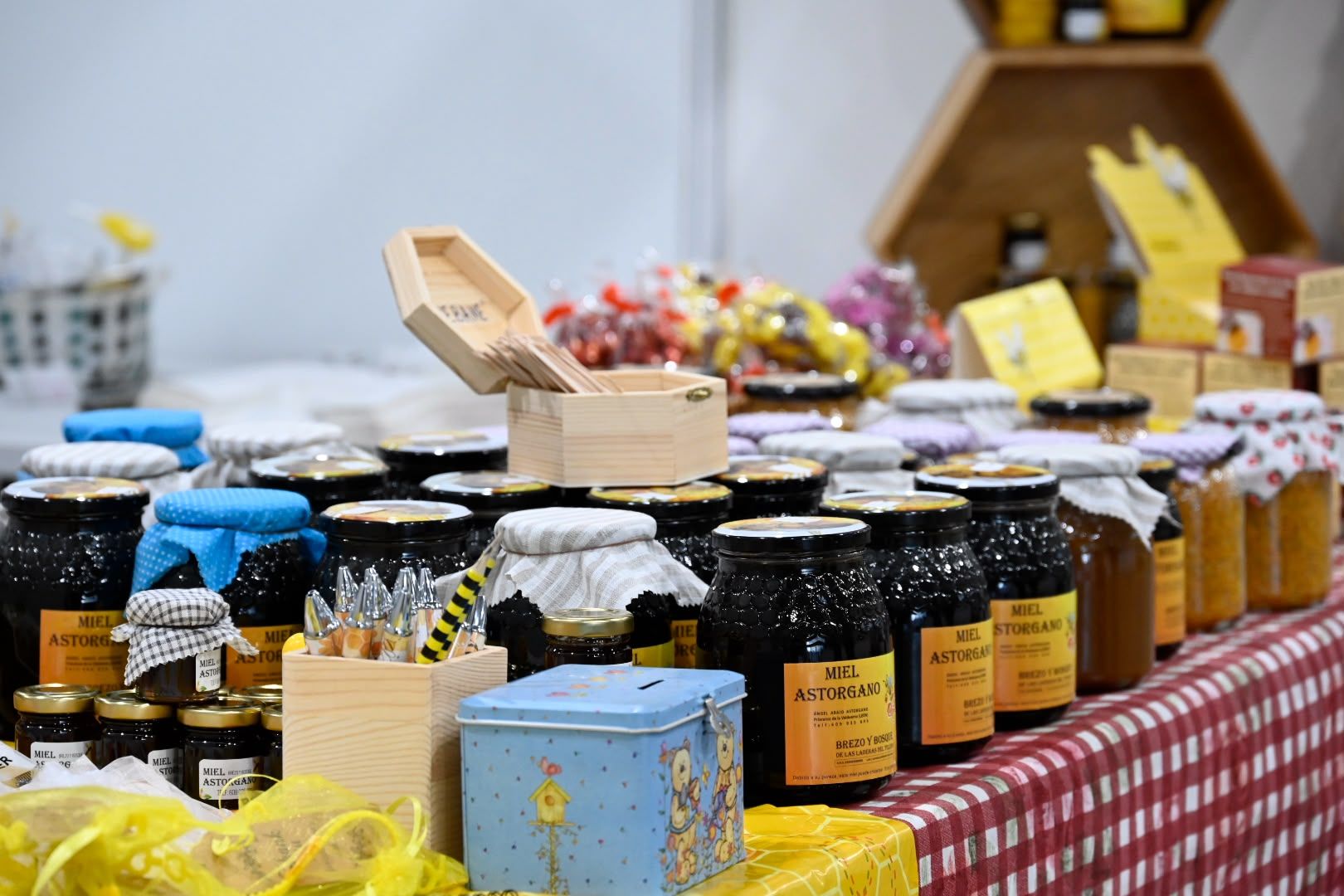 III Feria de la Miel de Astorga. | SAÚL ARÉN