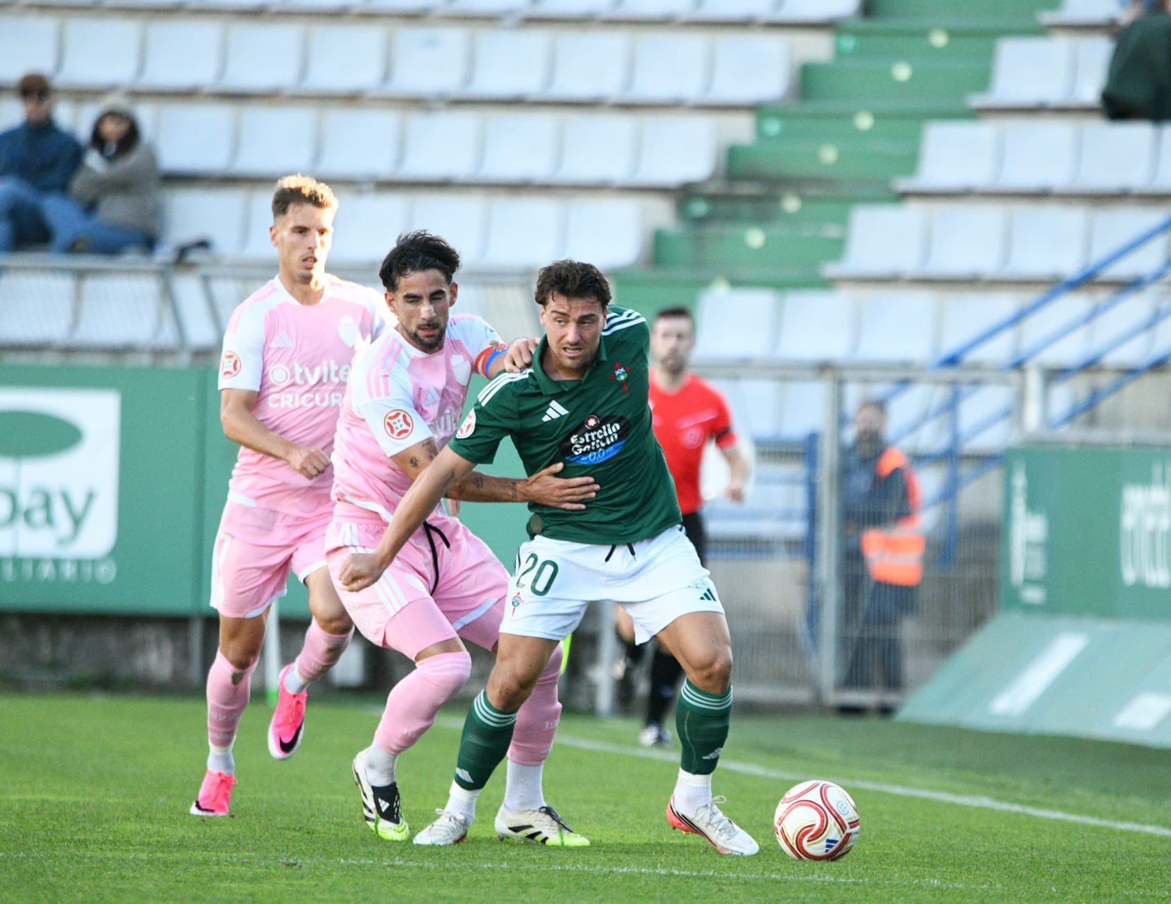 La Deportiva salvó un punto de mucho valor ante el Racing de Ferrol.  REPORTAJE GRÁFICO RACING DE FERROL