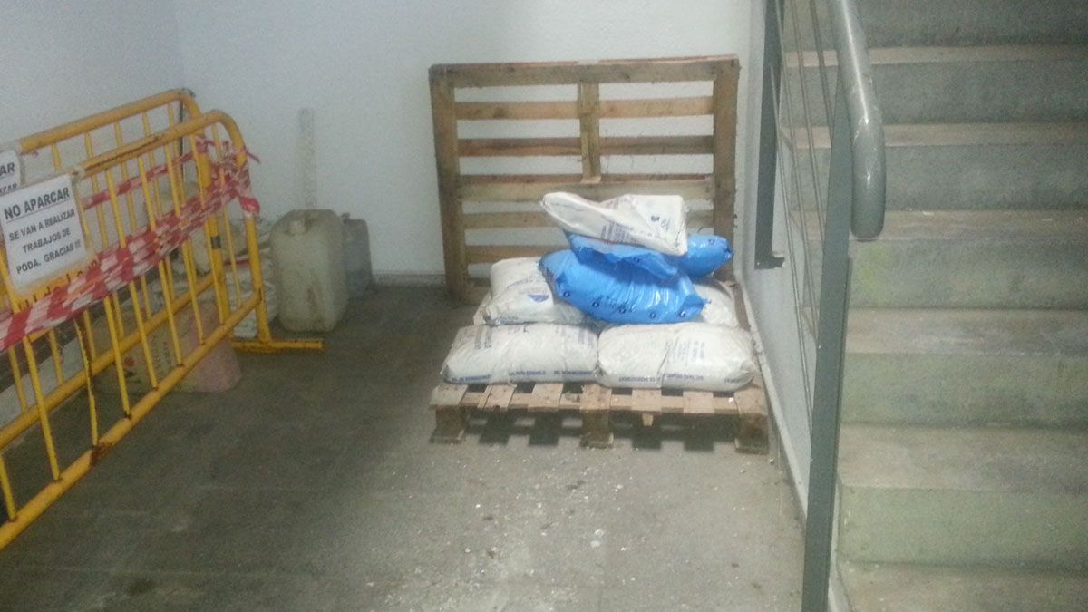 Sacos de sal almacenados dentro delHospital de León. | L.N.C.