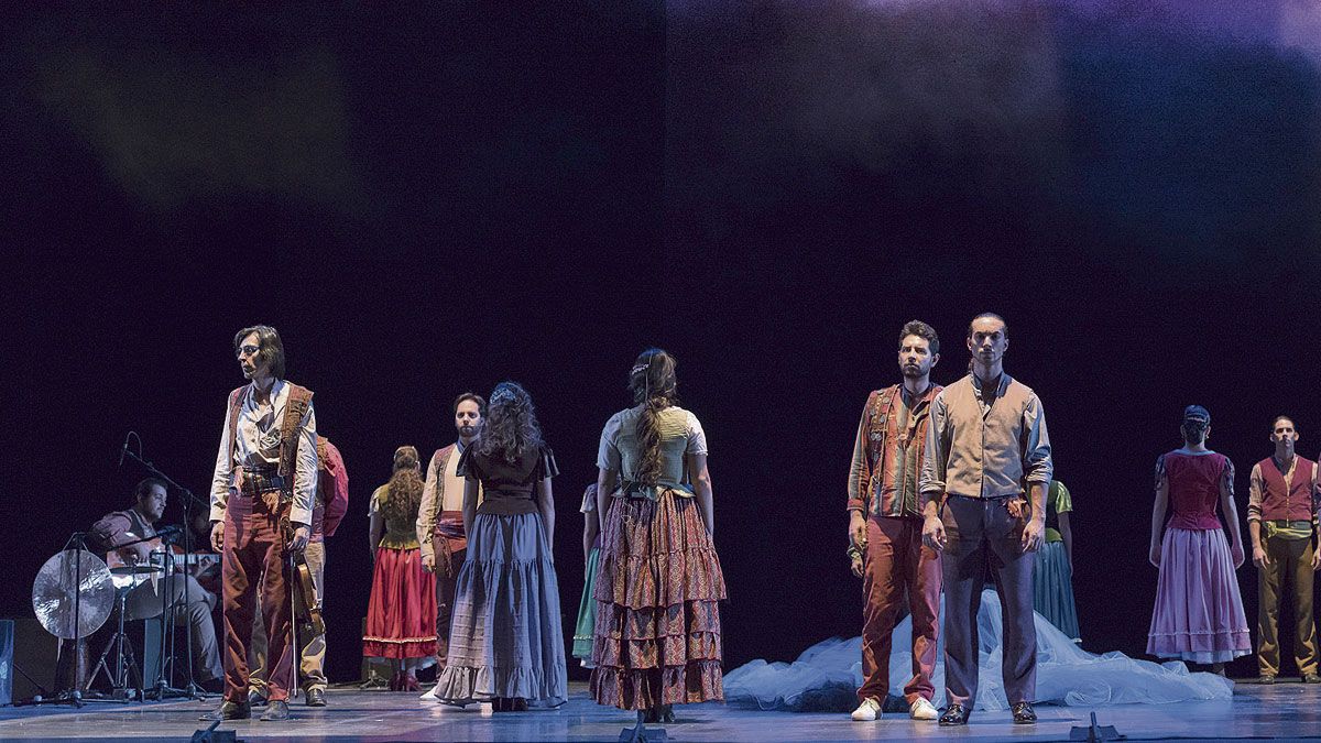 Algo más de una veintena de artistas, bajo la batuta de la directora y coreógrafa Carmen Cortés, se dan cita este miércoles en el Auditorio de León.