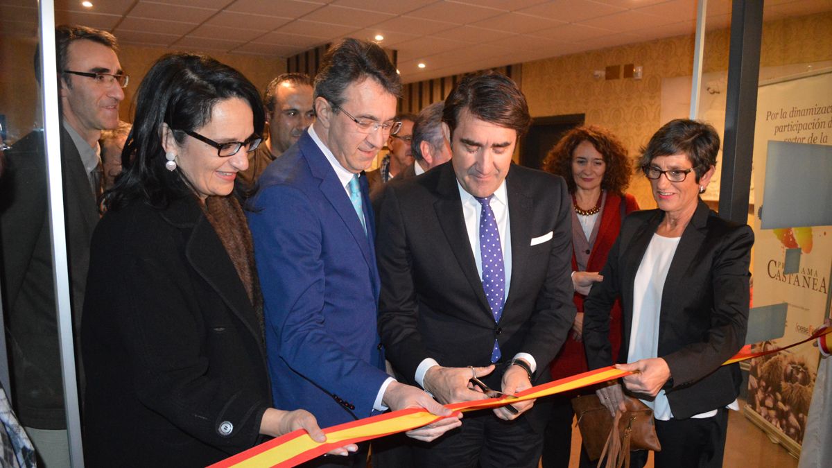 Mata, Majo y Suárez Quiñones, ayer en Carracedelo. | A. CARDENAL