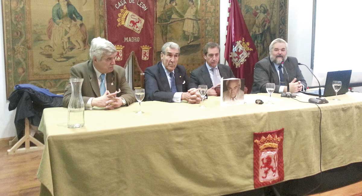 Alfonso Ferrer, Fernando Suárez, Fernando Pérez Ruano y Héctor-Luis Suárez, en el homenaje al maestro Odón Alonso. | CASA DE LEÓN EN MADRID
