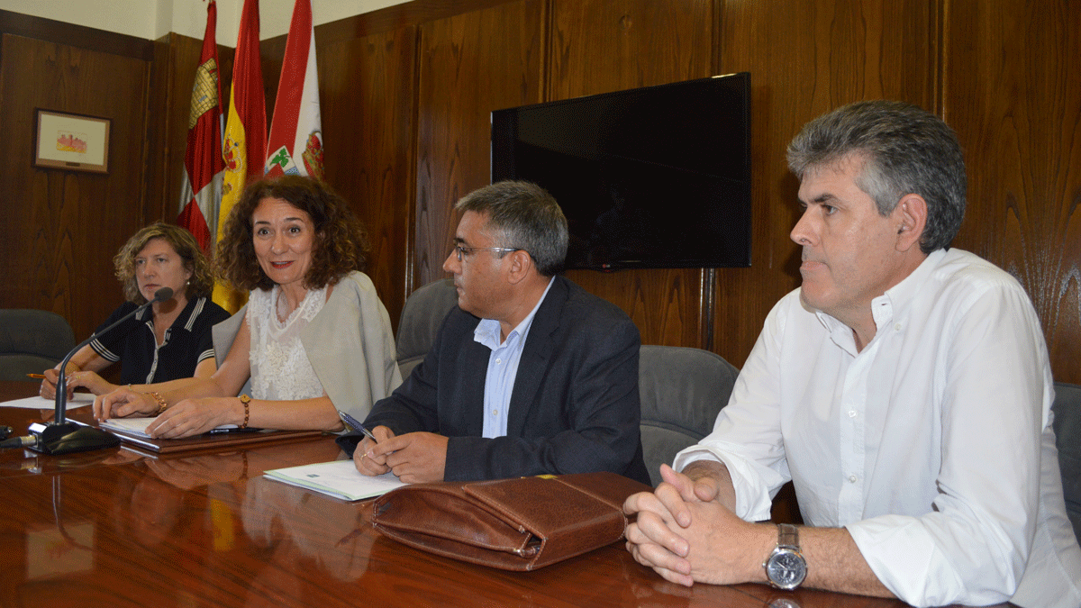 Samuel Folgueral, Nicolás Bragado y Aníbal Merayo, en la presentación. | L. N. C.