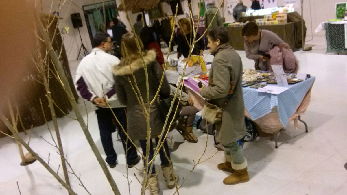 Imagen de la feria durante el fin de semana en Fabero. | L.N.C.