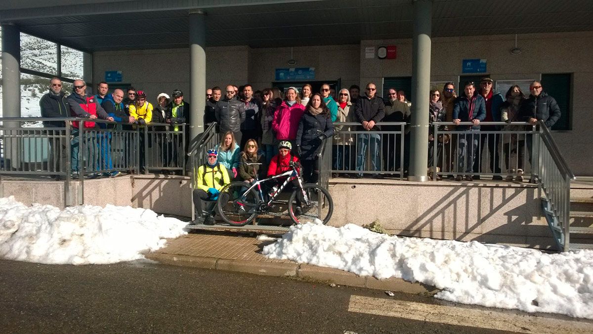 Imagen de la concentración celebrada este lunes en Leitariegos.
