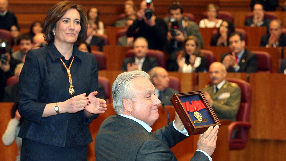 La presidenta de las Cortes, María Josefa García Cirac durante la entrega de la Medalla de Oro. | ICAL