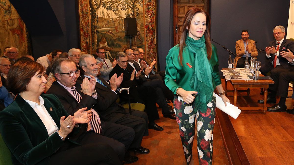 La presidenta de las Cortes, Silvia Clemente, clausura la jornada 'Economía Local-Economía Global. Perspectivas Económicas para Segovia’. | ICAL