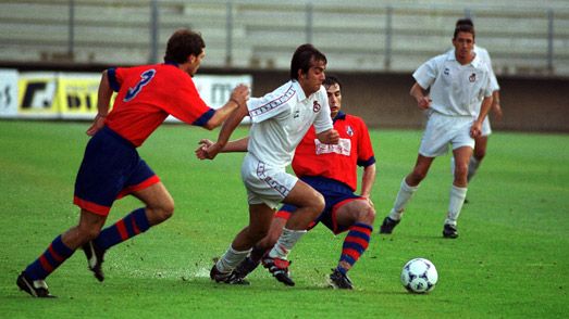 Villafañe y Ángel Luis, integrantes de aquella Cultural que batió récords, en un partido un par de temporadas después frente al Calahorra. | MAURICIO PEÑA
