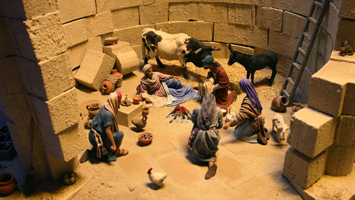 El nacimiento de Jesús en una ruinas en mitad del desierto. El nacimiento de Jesús en una ruinas en mitad del desierto.