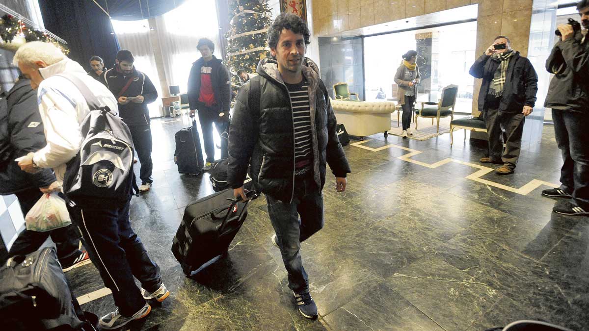 El Naturhouse con Juanín a la cabeza llegando a León | DANIEL MARTÍN