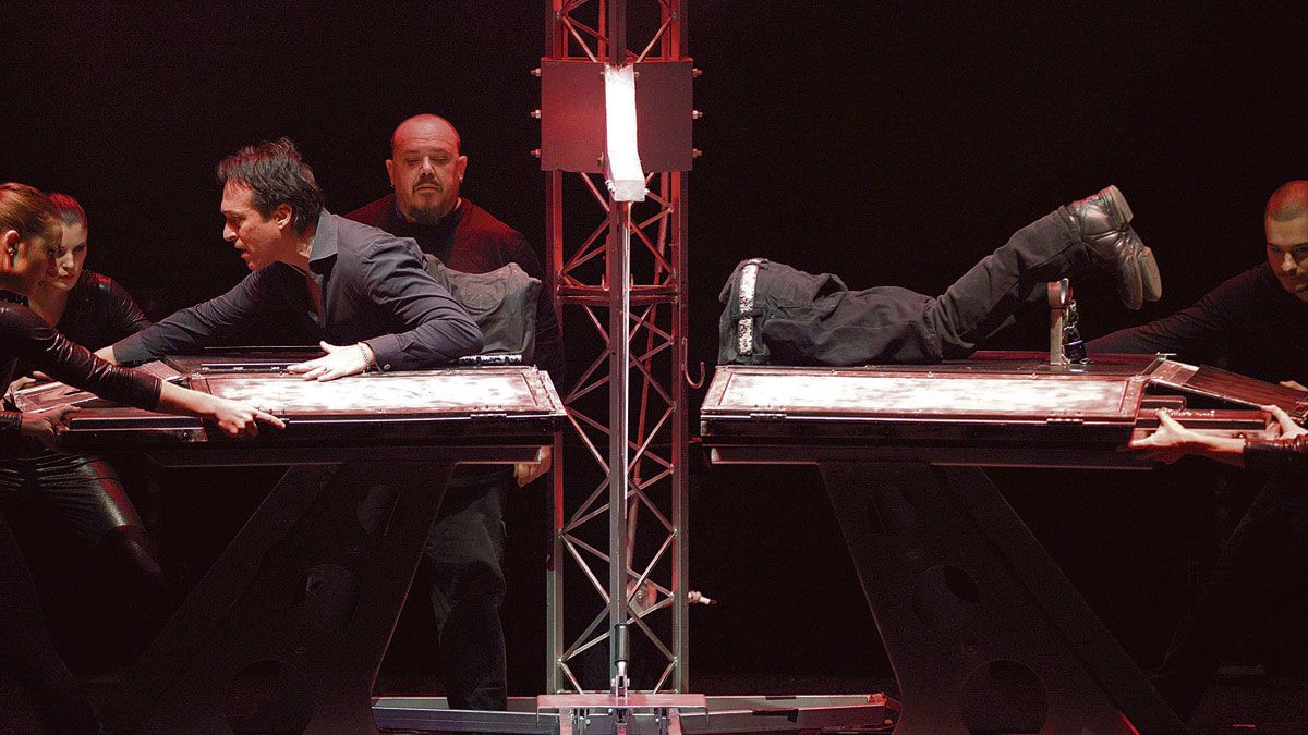 Imagen de archivo de la Gala Internacional de una edición anterior del Festival 'León vive la magia'. | MAURICIO PEÑA