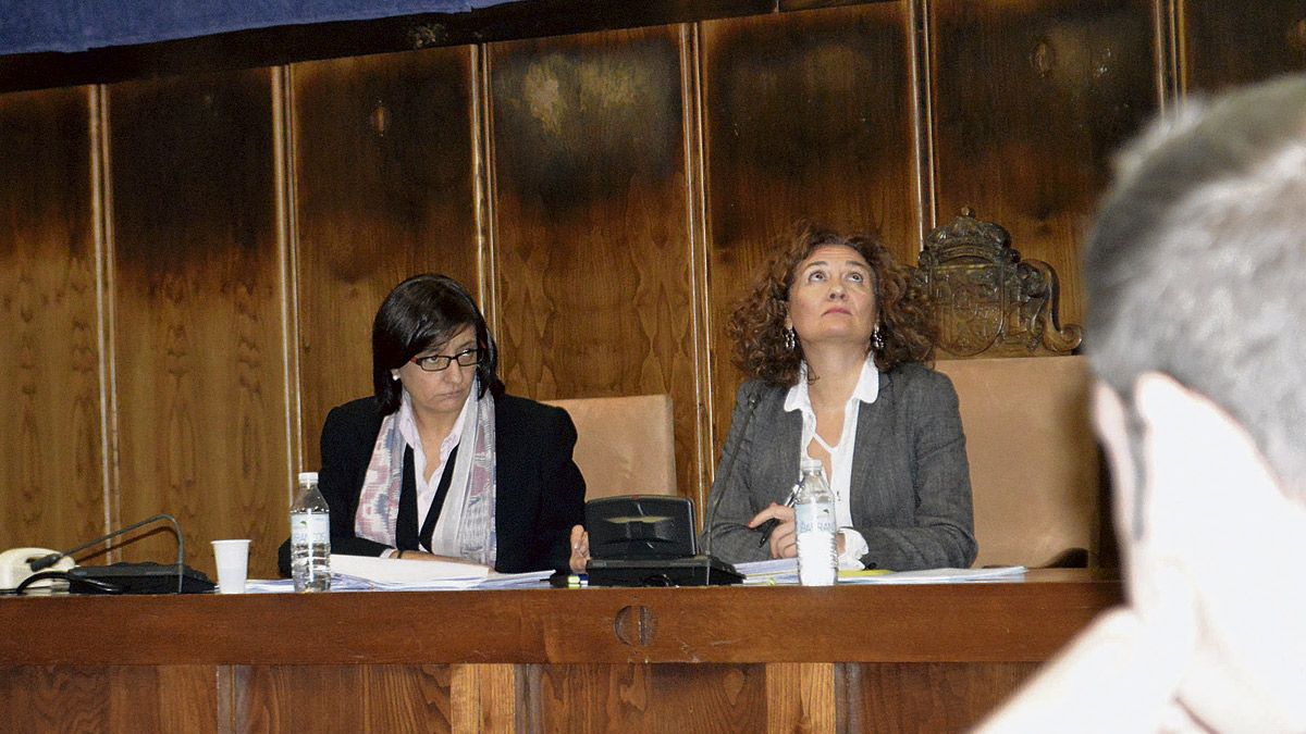 La alcaldesa lamentó el voto contra una propuesta que pretendía que la subida fuera la mitad de lo que será. | D.M.