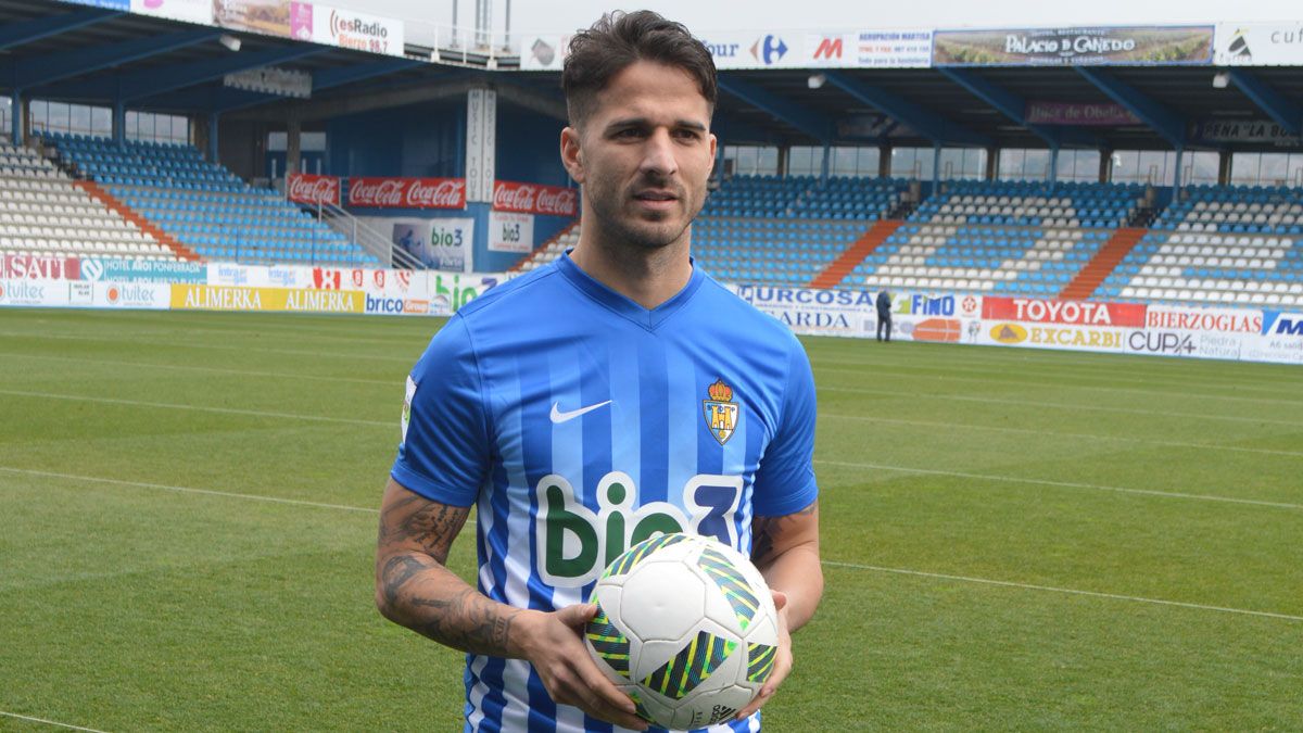 El nuevo jugador de la Deportiva, Ríos Reina. | A. CARDENAL El nuevo jugador de la Deportiva, Ríos Reina. | A. CARDENAL