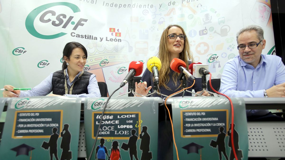 Responsables regionales del sindicato CSIF, este jueves en Valladolid.| MIRIAM CHACÓN (ICAL)