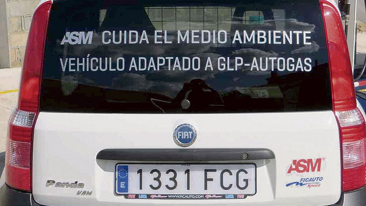 Uno de los vehículos de trabajo de la firma Ficauto automóviles ASM. | P.F.