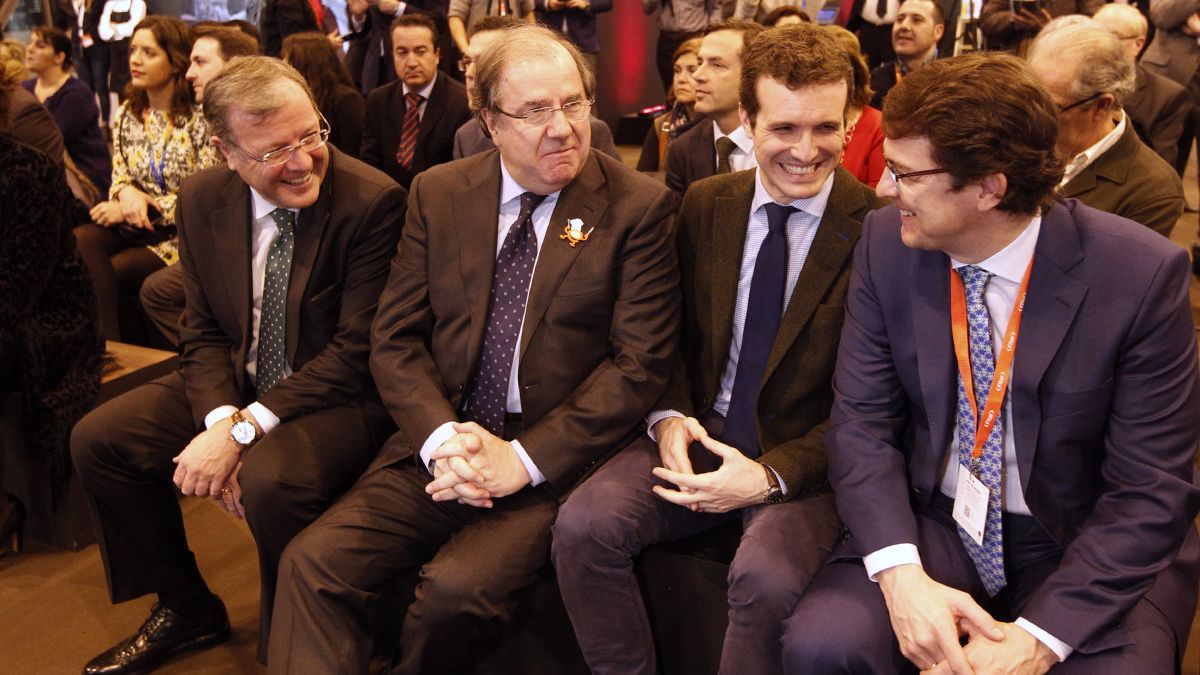 Juan Vicente Herrera, en el centro, acompañado de Antonio Silván, Pablo Casado y Alfonso F. Mañueco, el año pasado por estas fechas en Fitur. | LÁZARO (ICAL)