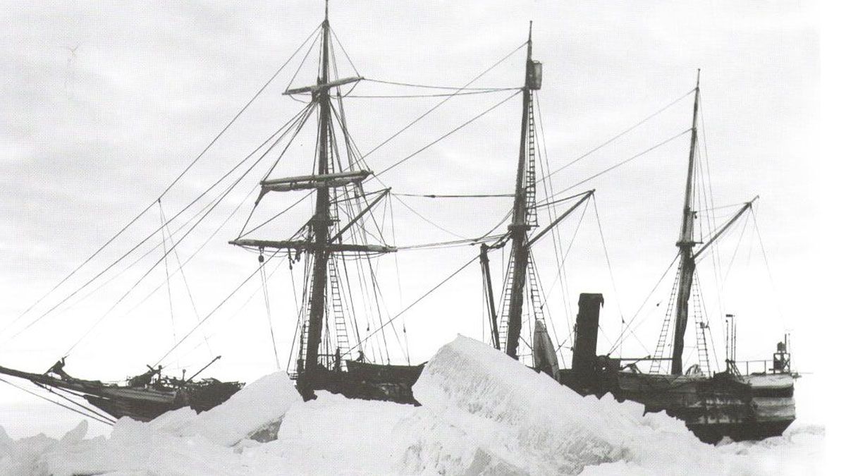 Endurance atrapado en el hielo, en una imagen de 1915.